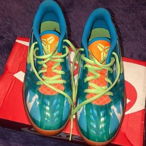 KDs athletic shoes for kids 5